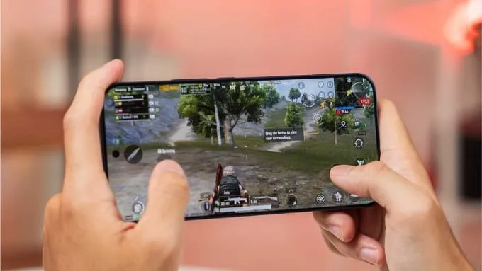 So sánh Xiaomi 17T Pro vs Samsung Galaxy S26 Plus về hiệu năng