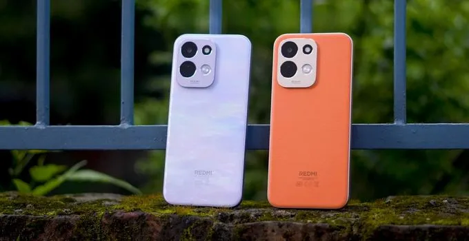 Xét về ngoại hình, Redmi 17 4G và Redmi 17 5G gần như không khác biệt