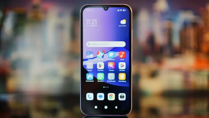 Redmi 15C cũng sở hữu màn hình 6.9 inch IPS LCD