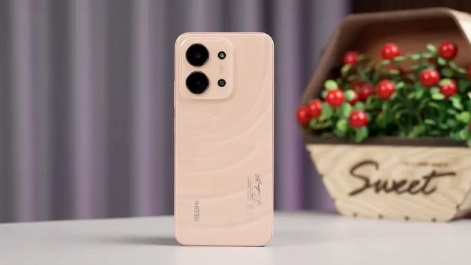 Xiaomi Redmi 15C sở hữu kích thước 171.56 x 79.47 x 7.99mm