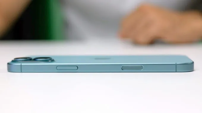 Camera Control cảm ứng lực trên iPhone 16 Plus