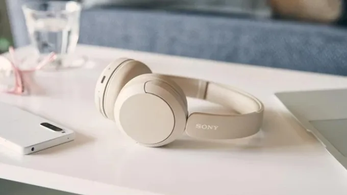 ony WH-CH520 lại là một chiếc tai nghe học online cực kỳ lý tưởng nhờ vào trọng lượng siêu nhẹ