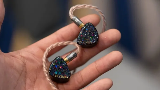 Tìm hiểu tai nghe IEM là gì