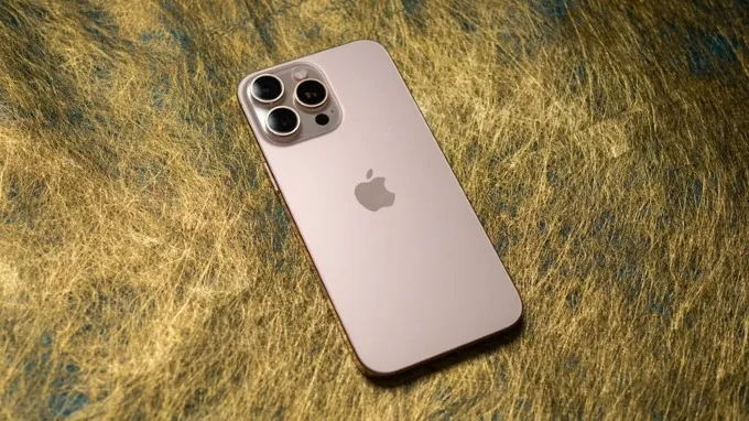  iPhone 16 Pro Max gây ấn tượng với thiết kế cao cấp
