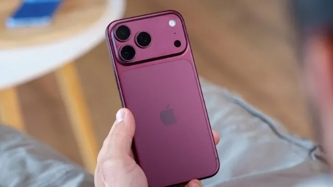 iPhone 18 Pro Max có kích thước 163.4 x 78 x 8.8 mm và nặng 249 gram