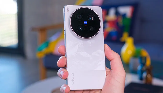 Vivo X300 Ultra nổi bật với mô-đun camera tròn
