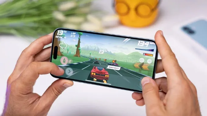 Thời lượng pin iPhone 16 Plus sử dụng được bao lâu?