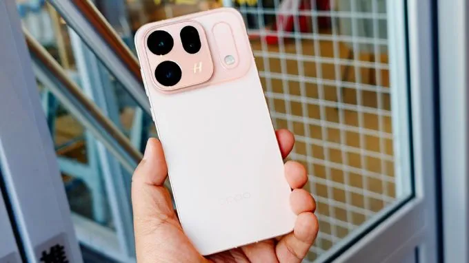 OPPO Find X10 có kích thước 156.51 × 74.29 × 8.35 mm