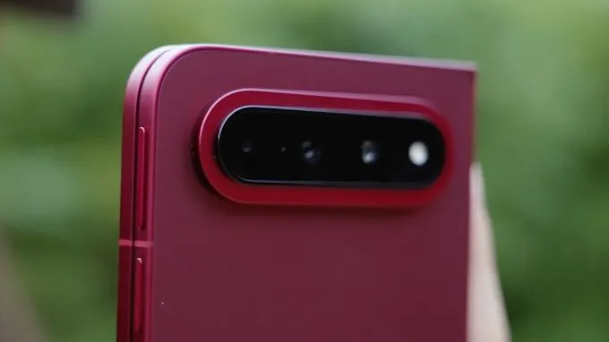 Camera tiếp tục là một trong những trang bị đáng chú ý khi trên tay Xiaomi 18 Fold