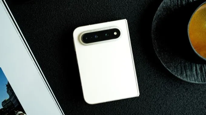 Xiaomi cung cấp cho sản phẩm các tùy chọn màu Đỏ Nishino, Trắng Vàng Ấm và Đen