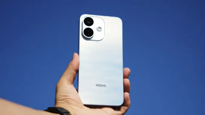 Mặt lưng của Redmi Note 17 Pro được hoàn thiện với bề mặt nhám mịn