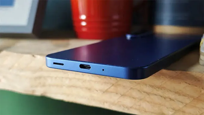 hai máy ngang nhau khi cùng trang bị viên pin 5000mAh 