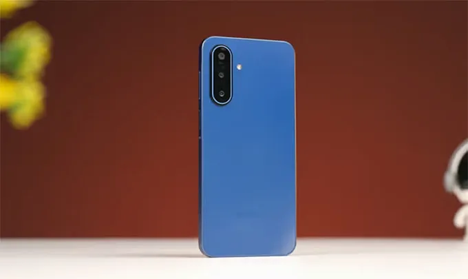 Samsung Galaxy A17 5G có kích thước mỏng và nhẹ hơn